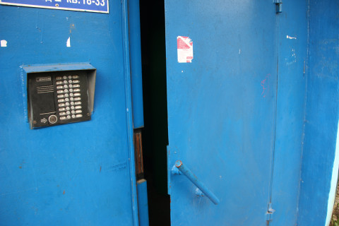 Фото-репортаж: Рейд по проверке дезинфекции жилых домов состоялся во Владивостоке