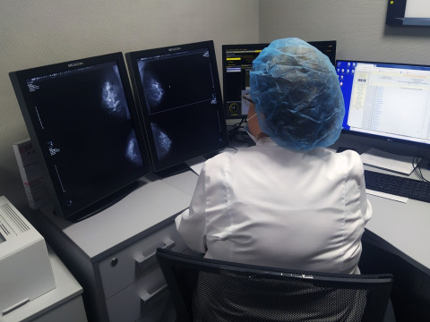 Фото-репортаж: Жители Приморья могут по полису ОМС провериться на онкологию на современном оборудовании