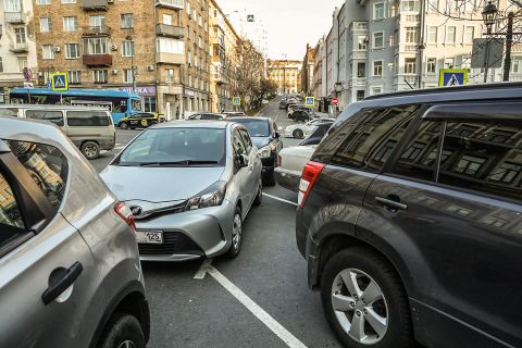 Фото-репортаж: Запаркованный Владивосток - пропускная способность улиц исчерпана