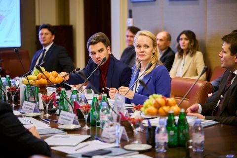 Фото-репортаж: Стали известны концепции делового комплекса на острове Русском