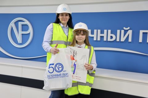Фото-репортаж: «Восточный Порт» подвёл итоги конкурса «Охрана труда глазами детей»