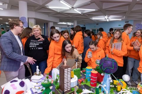 Фото-репортаж: «Город будущего» построили школьники из 28 регионов России