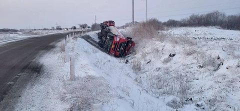 Фото-репортаж: Местную трассу в Приморье перекрыли из-за ДТП