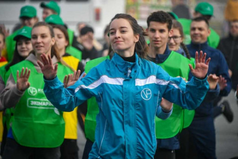 Фото-репортаж: Вместе с жителями Врангеля и губернатором Приморья «Восточный Порт» провёл масштабный экосубботник