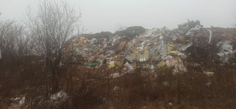 Фото-репортаж: Нелегальный мусорный полигон подбирается к объектам культурного наследия во Владивостоке