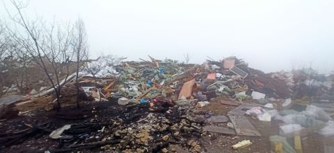 Фото-репортаж: Нелегальный мусорный полигон подбирается к объектам культурного наследия во Владивостоке