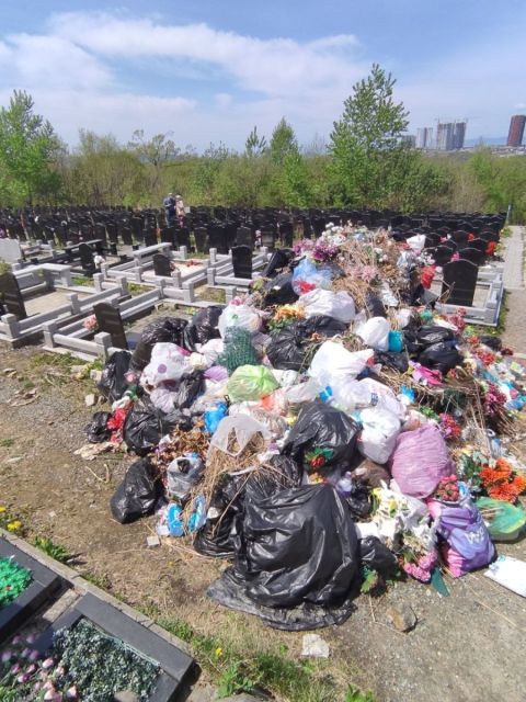 Фото-репортаж: Мусорная катастрофа грозит крупнейшим кладбищам Владивостока