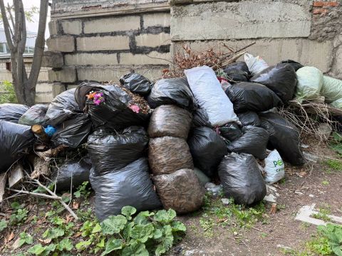 Фото-репортаж: Мусорная катастрофа грозит крупнейшим кладбищам Владивостока