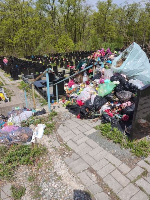 Фото-репортаж: Мусорная катастрофа грозит крупнейшим кладбищам Владивостока