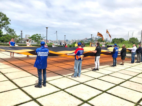 Фото-репортаж: Во Владивостоке дали старт акции «От общей Победы к общему миру»
