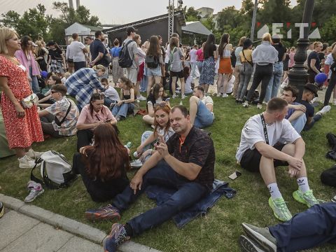 Фото-репортаж: Звезды России выступили на набережной Цесаревича: как прошел VK Fest во Владивостоке