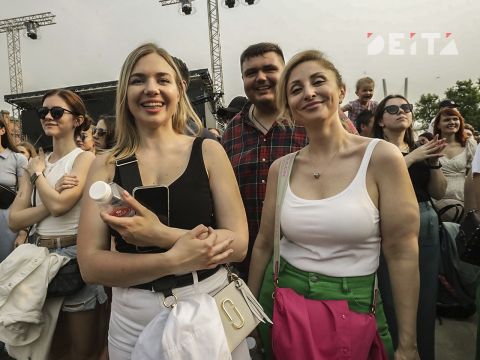 Фото-репортаж: Звезды России выступили на набережной Цесаревича: как прошел VK Fest во Владивостоке