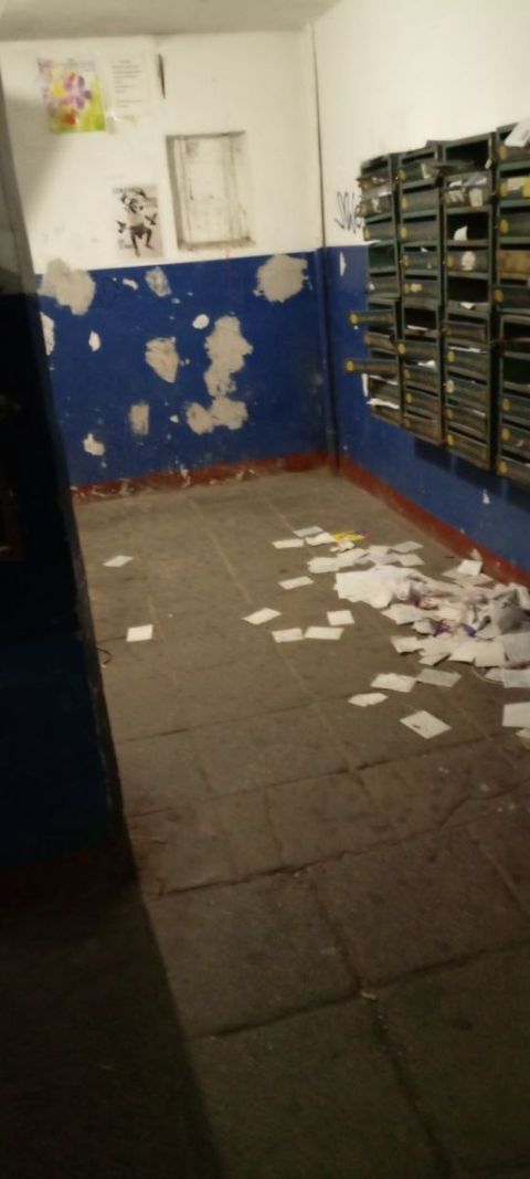 Фото-репортаж: Мусорный коллапс продолжается в домах Владивостока, где недавно бунтовали дворники