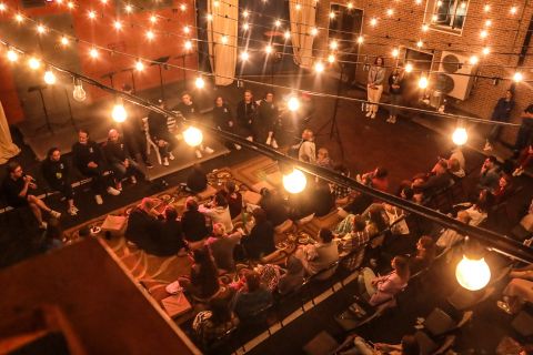 Фото-репортаж: Что может камень? Актёры вновь вышли читать под открытым небом