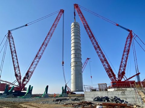 Фото-репортаж: Восемь единиц оборудования уже установлено на площадке НЗМУ