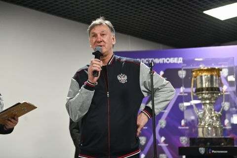 Фото-репортаж: Экспонирование Кубка Гагарина в Ледовом спорткомплексе "Восточный": Момент, который останется в сердцах навсегда