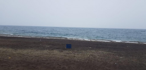 Фото-репортаж: Спасатели не нашли загрязнений в знаменитой бухте Стеклянной