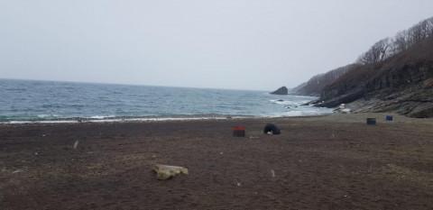 Фото-репортаж: Спасатели не нашли загрязнений в знаменитой бухте Стеклянной