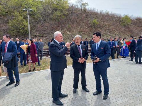 Фото-репортаж: Россия и КНДР открыли дом дружбы на стыке трех границ