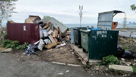 Фото-репортаж: Прокуратура взялась за мусорный коллапс Владивостока