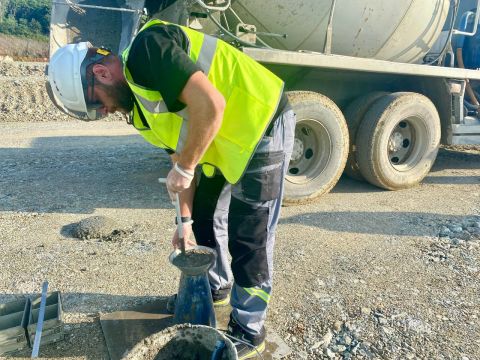 Фото-репортаж: Фундамент НЗМУ возводят из материалов от Находкинских производителей