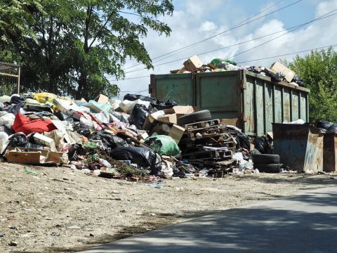 Фото-репортаж: Мэру Владивостока внесено представление прокурора из-за стихийной свалки в пригороде
