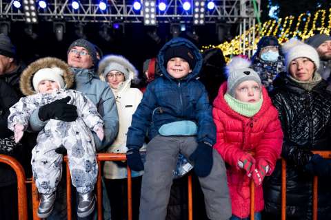 Фото-репортаж: Новогодняя сказка в подарок: ВМТП приглашает на каток