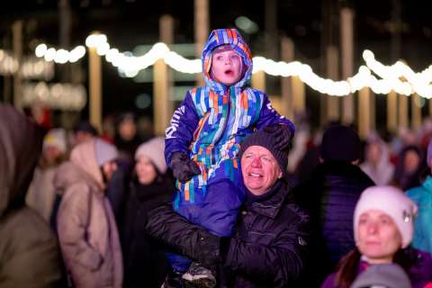 Фото-репортаж: Новогодняя сказка в подарок: ВМТП приглашает на каток