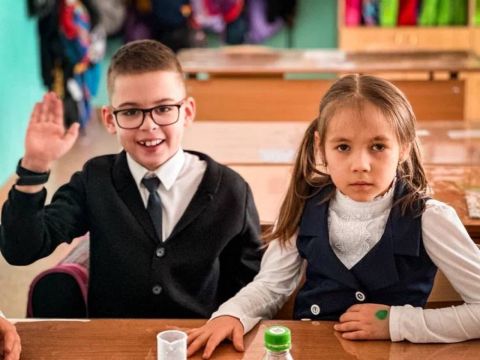 Фото-репортаж: «Химия – это волшебство»: младшеклассники Находки учатся ставить безопасные опыты