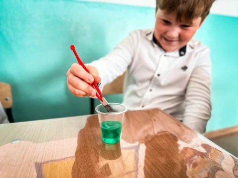 Фото-репортаж: «Химия – это волшебство»: младшеклассники Находки учатся ставить безопасные опыты