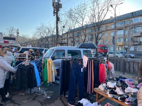 Фото-репортаж: Рынок 90-х вернулся во Владивосток