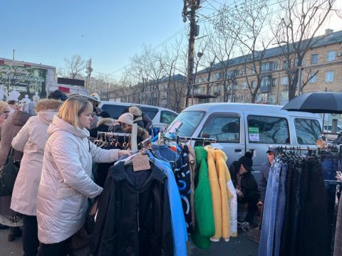 Фото-репортаж: Рынок 90-х вернулся во Владивосток