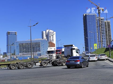 Фото-репортаж: Вынос портов решит проблему большегрузов: перевозчики оценили транспортный каркас Владивостока