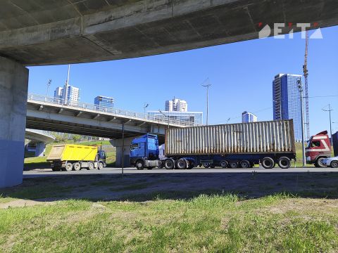 Фото-репортаж: Вынос портов решит проблему большегрузов: перевозчики оценили транспортный каркас Владивостока