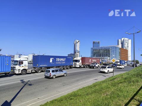 Фото-репортаж: Вынос портов решит проблему большегрузов: перевозчики оценили транспортный каркас Владивостока
