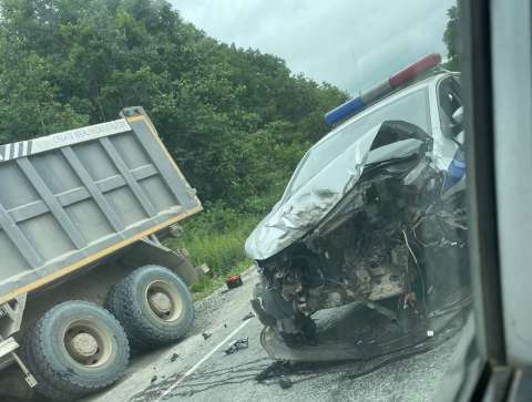 Фото-репортаж: Попали в мясорубку: самосвалы протаранили полицию Приморья