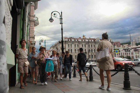 Фото-репортаж: Город как музей: историю узнают на прогулках