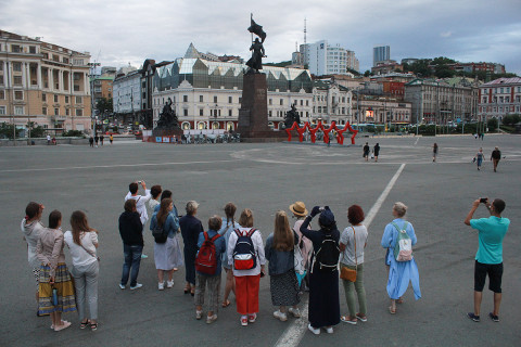 Фото-репортаж: Город как музей: историю узнают на прогулках