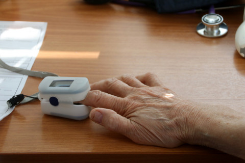 Фото-репортаж: Около пяти тысяч приморцев ежедневно вакцинируются от COVID-19