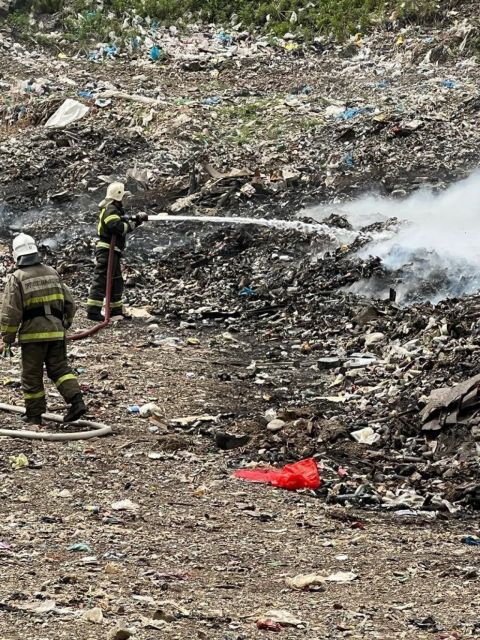 Фото-репортаж: Очередной мусорный полигон горит в Приморье