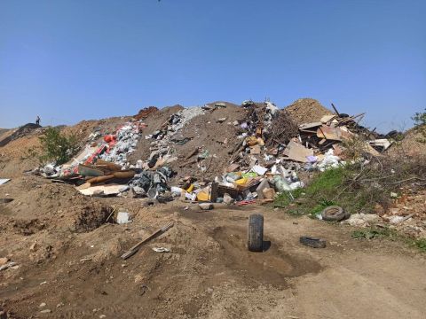 Фото-репортаж: Стихийная свалка вернулась на самую высокую сопку Владивостока