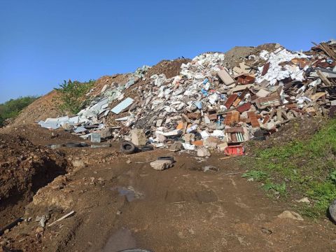 Фото-репортаж: Стихийная свалка вернулась на самую высокую сопку Владивостока