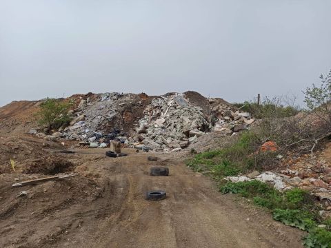 Фото-репортаж: Стихийная свалка вернулась на самую высокую сопку Владивостока