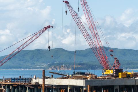 Фото-репортаж: НЗМУ завершает бетонирование гидротехнической части морского терминала