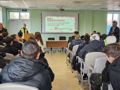 Фото-репортаж: Практические занятия для школьников и студентов провели специалисты экстренных служб