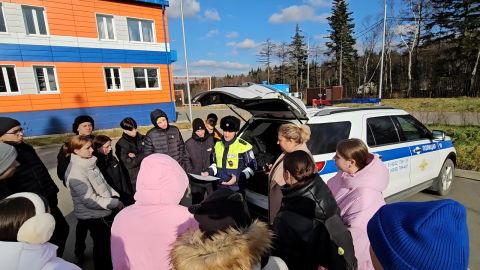 Фото-репортаж: Практические занятия для школьников и студентов провели специалисты экстренных служб