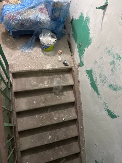 Фото-репортаж: Владивостокцы просят мэрию спасти дом от самоуправства управляющей компании