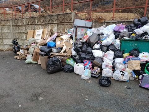 Фото-репортаж: Свалка тлеет - мусор лежит: перебои с вывозом ТКО продолжаются во Владивостоке