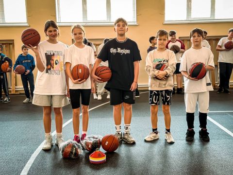 Фото-репортаж: НЗМУ помогает развивать баскетбол во Врангеле