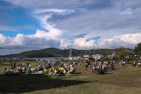 Фото-репортаж: Живая музыка и экскурсии: как прошел Музыкальный пикник на Владивостокской крепости